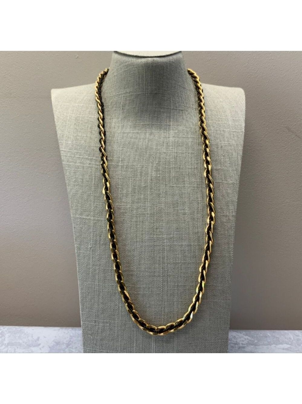 Vtg Black and Gold Trifari Woven Textured Chain Necklace